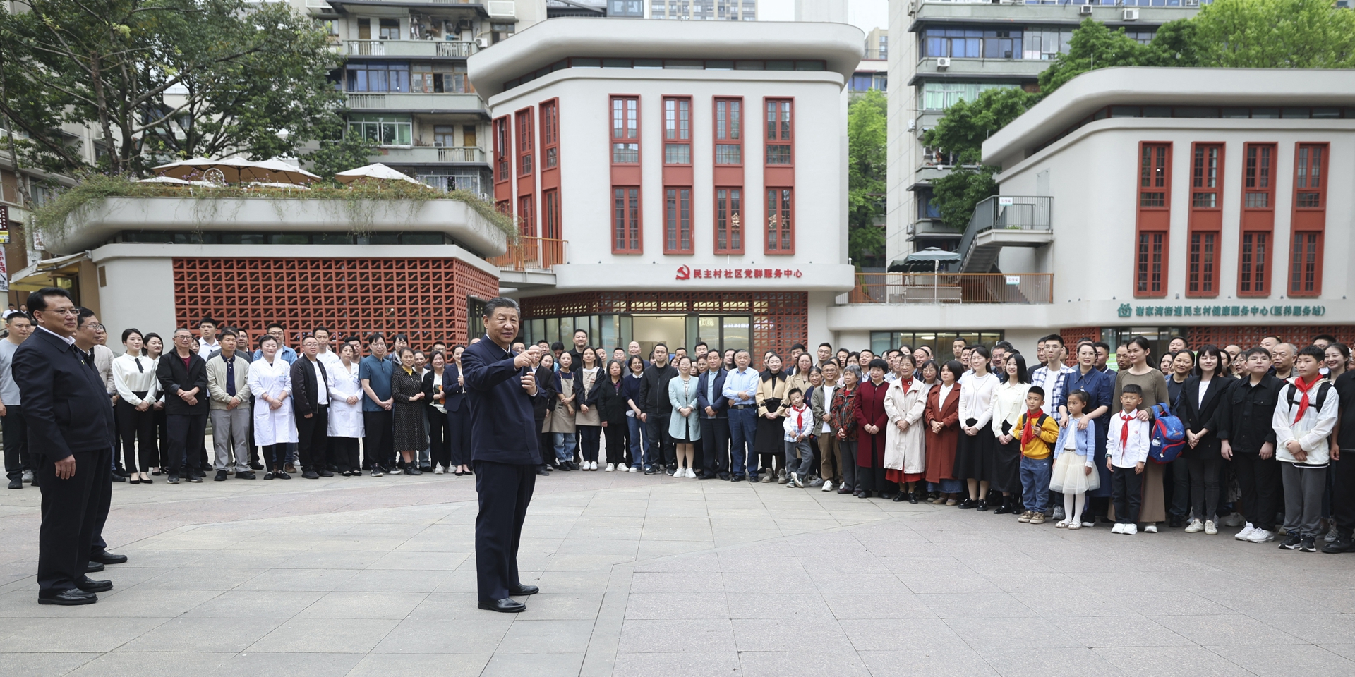 習近平總書記在重慶考察并主持召開新時代推動西部大開發座談會紀實